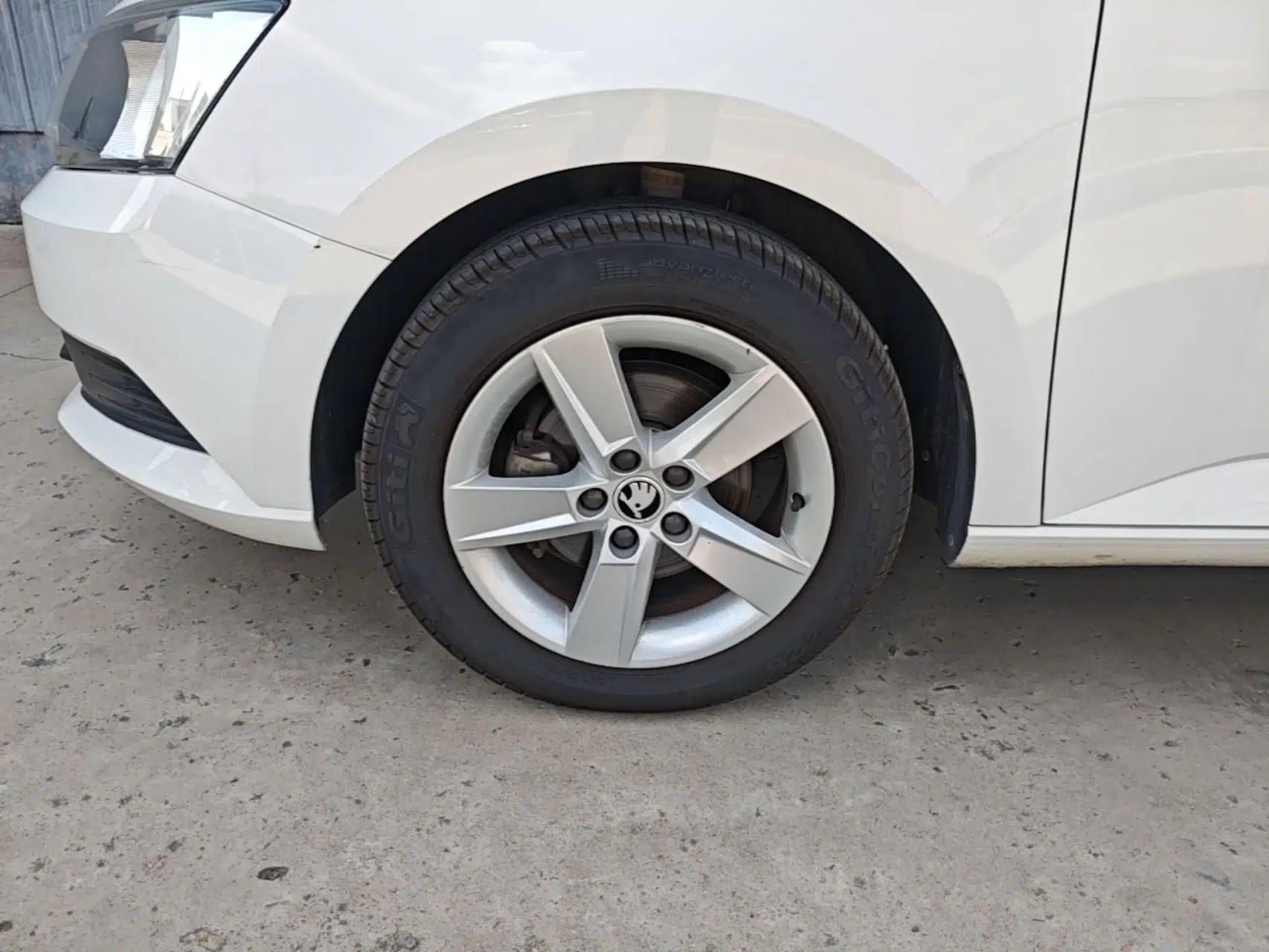 Skoda Fabia 2017 1.4L Automatic Car Enjoy Edition — миниатюра 10