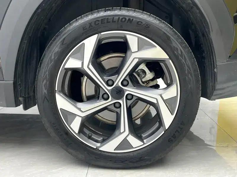 Geely Boyue L 2023 1.5TD DCT Glory Edition — миниатюра 9