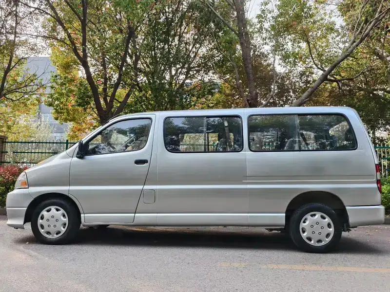 Jinbei Express 2020 2.0L Upgraded Business 9-Seater V19 National V Emission Standard — миниатюра 3