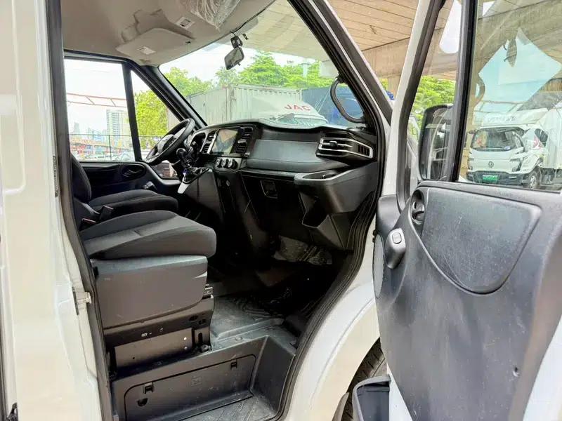 Fushun 2023 2.0T Manual Diesel Mid-Wheelbase Mid-Roof Commercial Multi-Purpose Passenger Van (6 Seats) — миниатюра 18