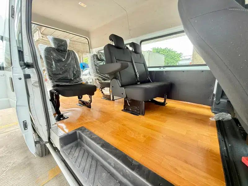 Fushun 2023 2.0T Manual Diesel Mid-Wheelbase Mid-Roof Commercial Multi-Purpose Passenger Van (6 Seats) — миниатюра 22
