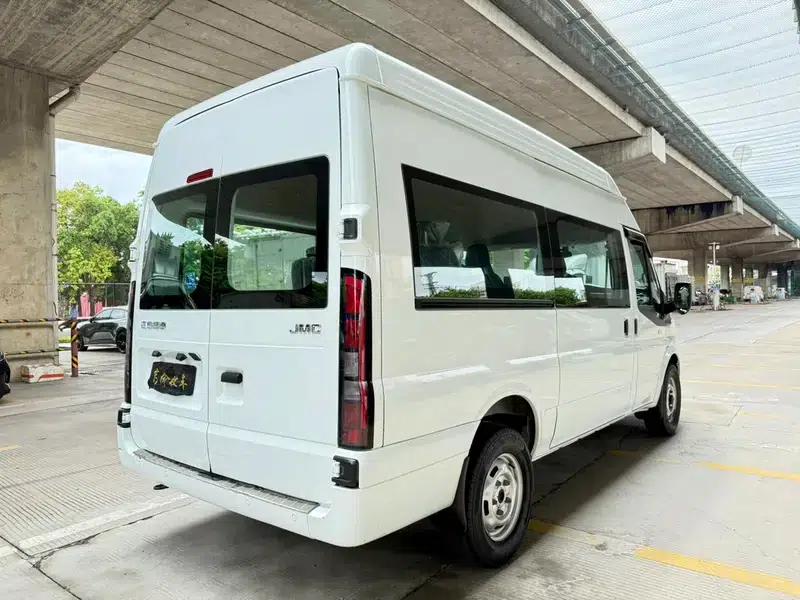 Fushun 2023 2.0T Manual Diesel Mid-Wheelbase Mid-Roof Commercial Multi-Purpose Passenger Van (6 Seats) — миниатюра 7
