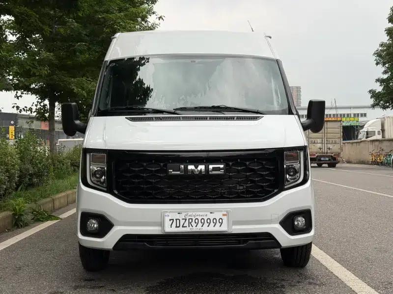 Fu Shun 2025 2.0T Automatic Rear-Wheel Drive 5-Seater Factory Customized Edition — миниатюра 2