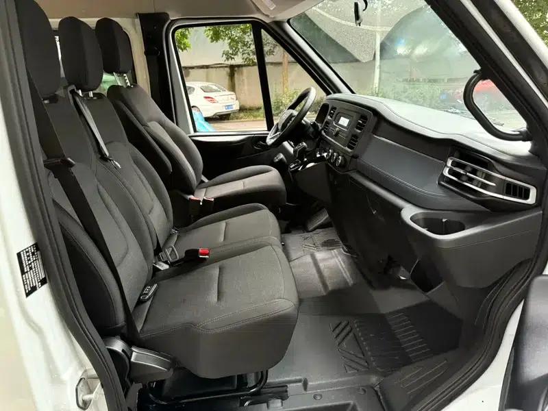 Fu Shun 2025 2.0T Automatic Rear-Wheel Drive 5-Seater Factory Customized Edition — миниатюра 14