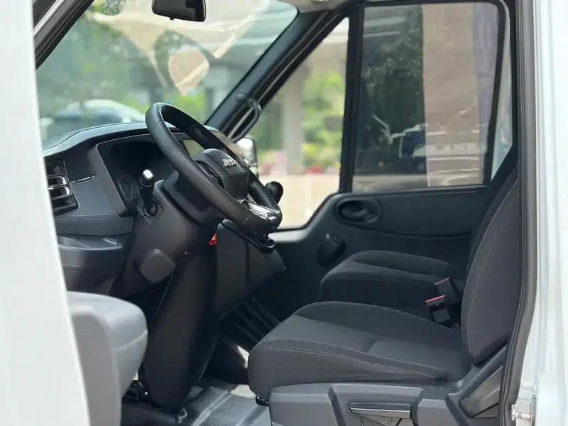 Fushun 2023 2.0T Manual Diesel Mid-Wheelbase Mid-Roof Commercial Multi-Purpose Passenger Van (6 Seats) — миниатюра 12