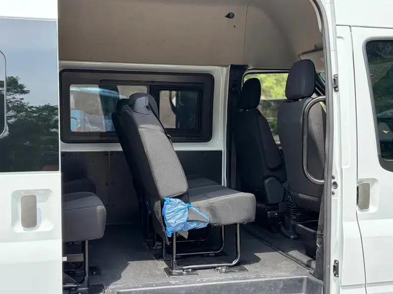 Fushun 2023 2.0T Manual Diesel Mid-Wheelbase Mid-Roof Commercial Multi-Purpose Passenger Van (6 Seats) — миниатюра 13