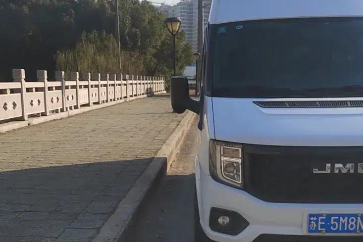 Fushun 2023 2.0T Manual Diesel Mid-Wheelbase Mid-Roof Commercial Multi-Purpose Passenger Van (7 Seats) — миниатюра 7
