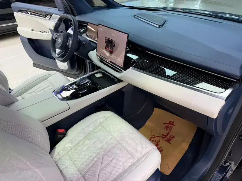ZEEKR 009 2024 Model, Six-Seat Executive Edition, Four-Wheel Drive, 108kWh — миниатюра 9