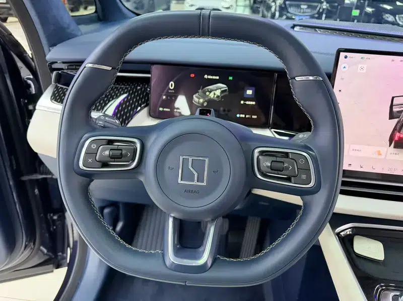 ZEEKR 009 2024 Model, Six-Seat Executive Edition, Four-Wheel Drive, 108kWh — миниатюра 10