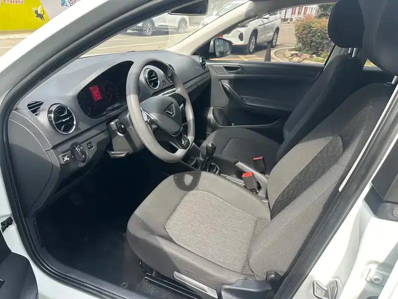 Jetta VA3 2024 1.5L Manual Entry-Level Edition — миниатюра 13