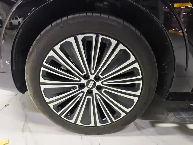 Galaxy M9 2025 210km/h AWD Navigator Edition — миниатюра 21