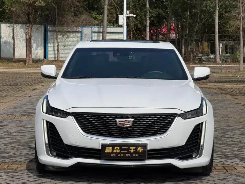 2022 Cadillac CT5 28T Luxury — миниатюра 2