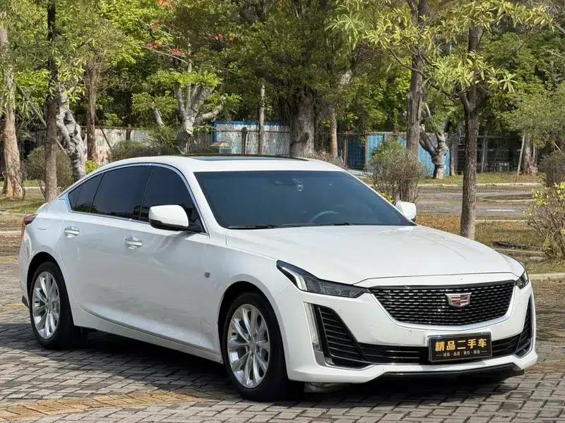 2022 Cadillac CT5 28T Luxury — миниатюра 3