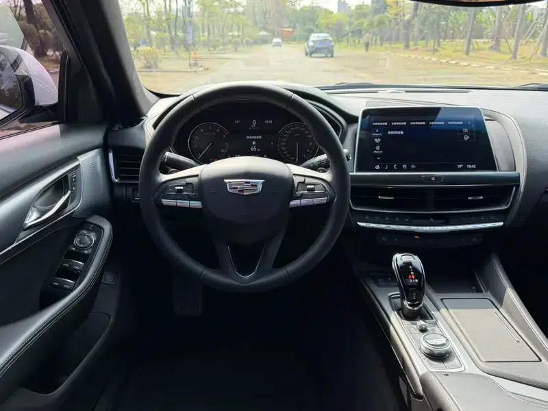 2022 Cadillac CT5 28T Luxury — миниатюра 8