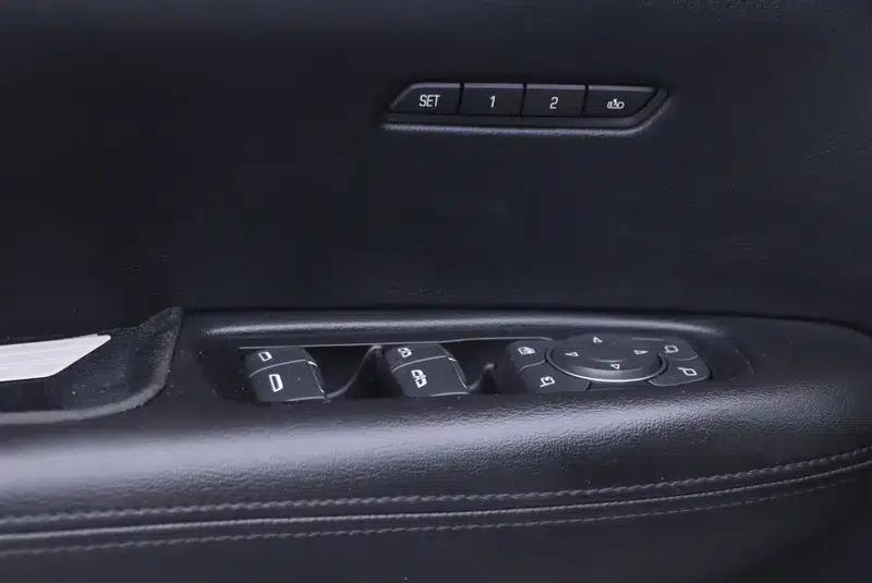2016 Cadillac XT5 25T Luxury — миниатюра 9