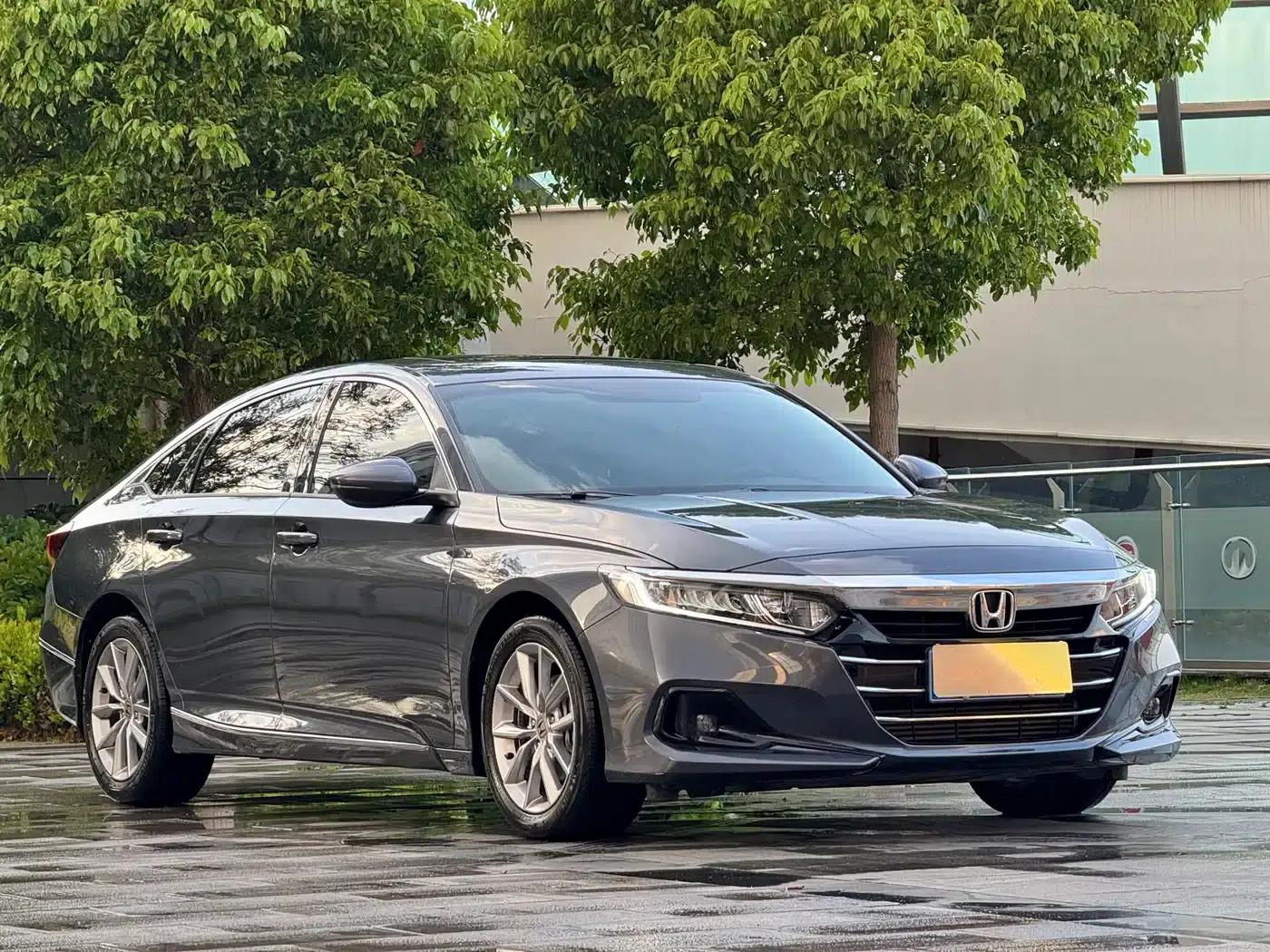 2022 Honda Accord 260TURBO Luxury Edition — миниатюра 3