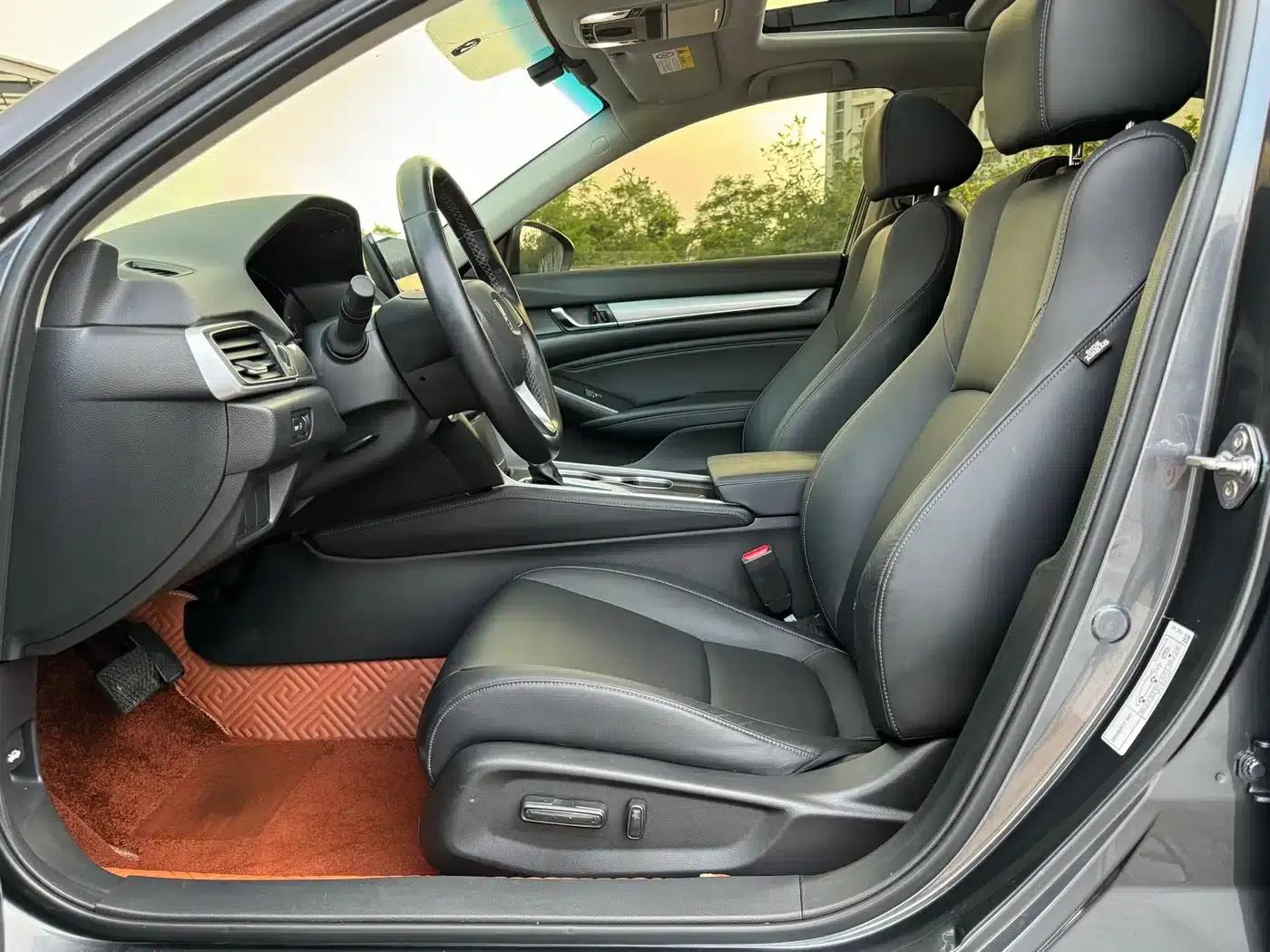 2022 Honda Accord 260TURBO Luxury Edition — миниатюра 4