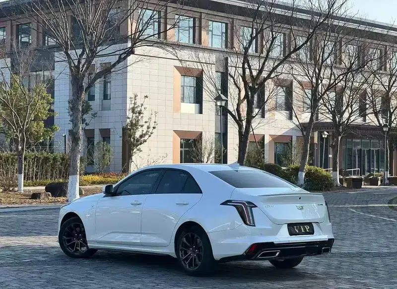 2023 Cadillac CT4 25T Luxury — миниатюра 4