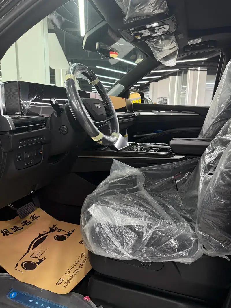 2024 Cadillac Escalade 6.2T Automatic 4WD 7-Seater (Parallel Import) — миниатюра 3