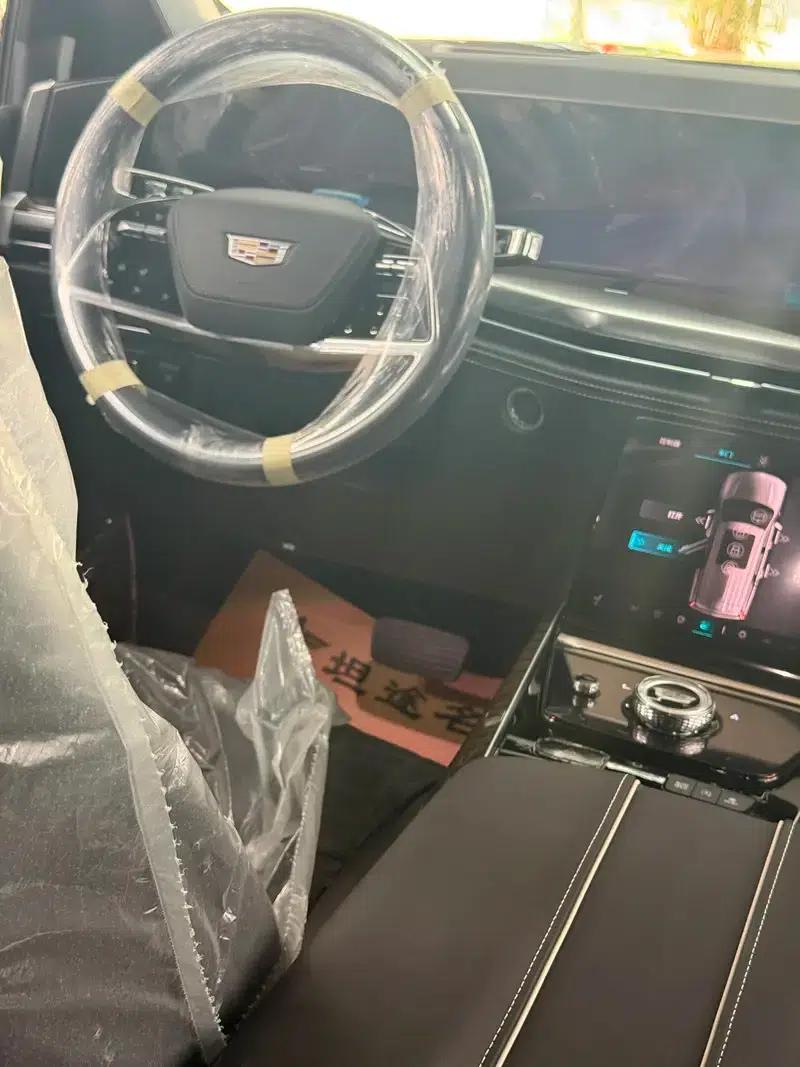 2024 Cadillac Escalade 6.2T Automatic 4WD 7-Seater (Parallel Import) — миниатюра 7