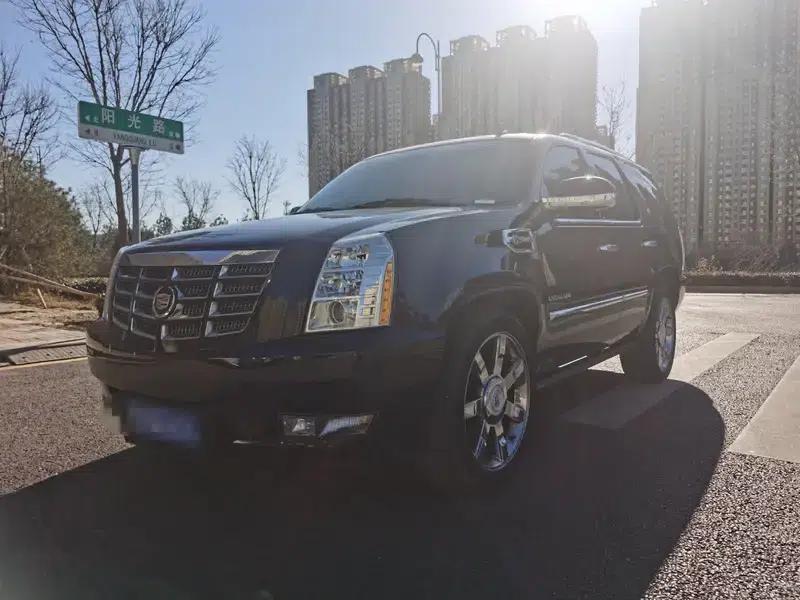 2010 Cadillac Escalade 6.0 Hybrid — миниатюра 1
