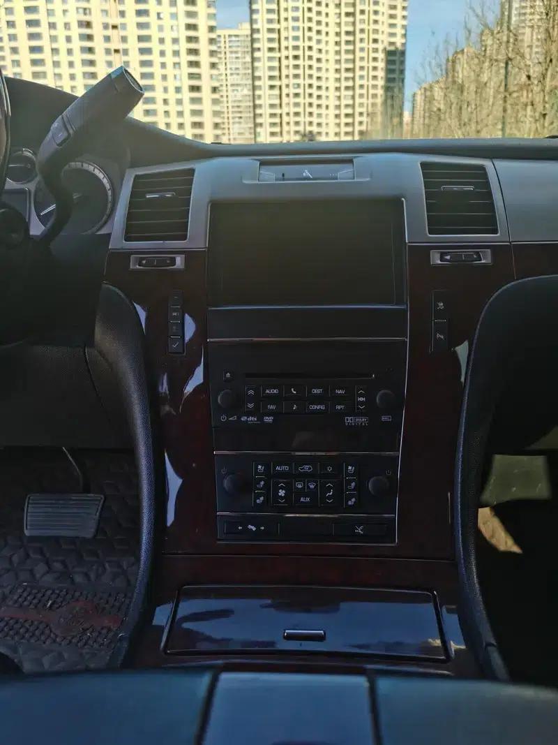 2010 Cadillac Escalade 6.0 Hybrid — миниатюра 13