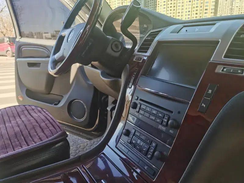 2010 Cadillac Escalade 6.0 Hybrid — миниатюра 15