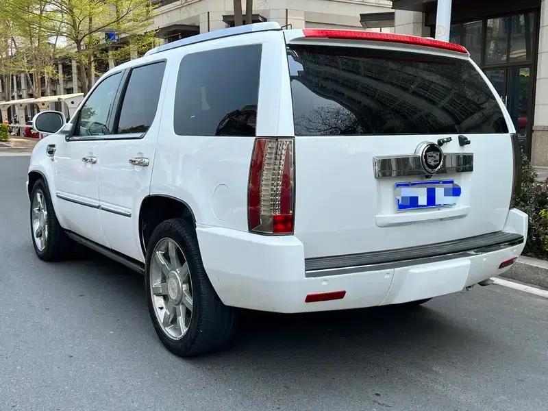 2010 Cadillac Escalade 6.0 Hybrid — миниатюра 4