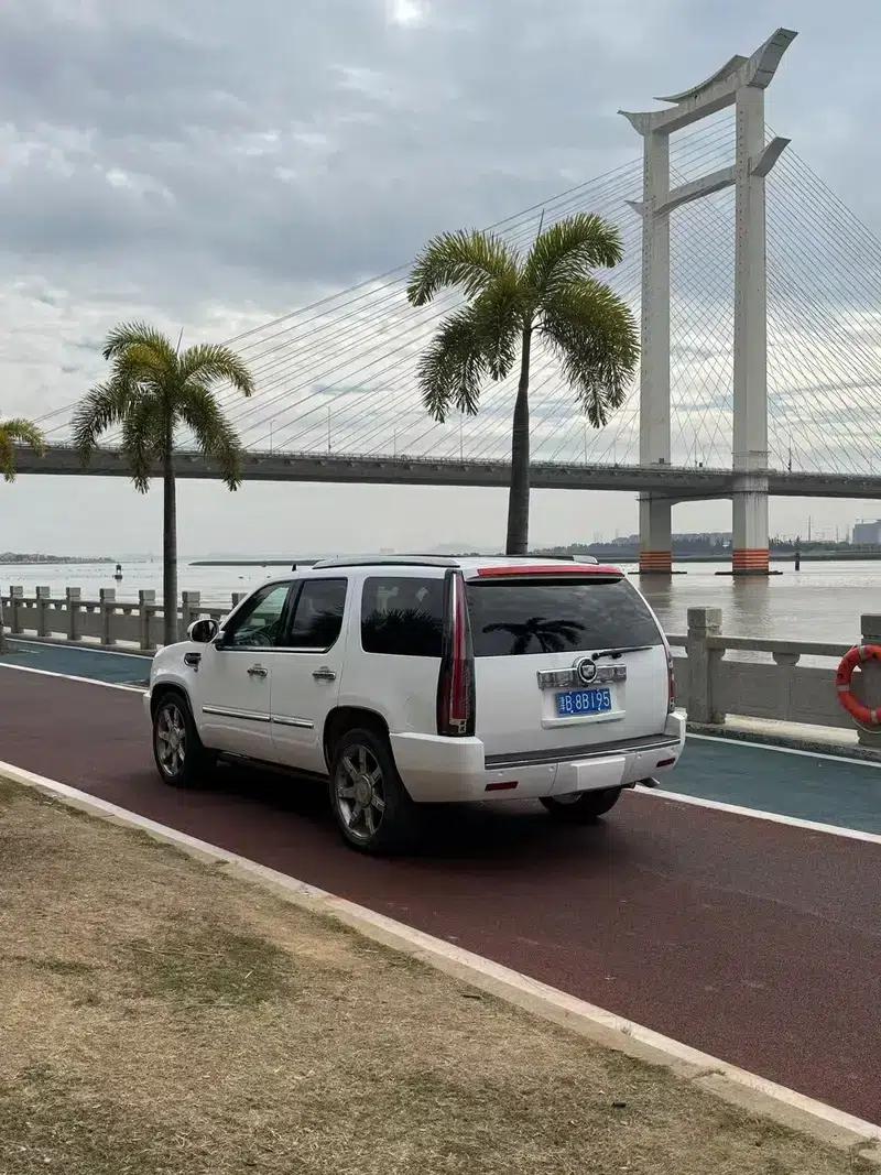 2010 Cadillac Escalade 6.0 Hybrid — миниатюра 7