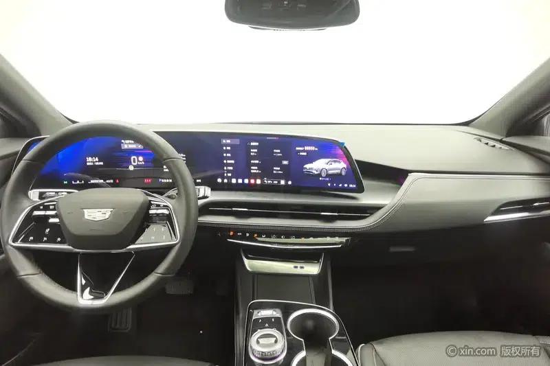 2023 Cadillac GT4 25T Luxury — миниатюра 12