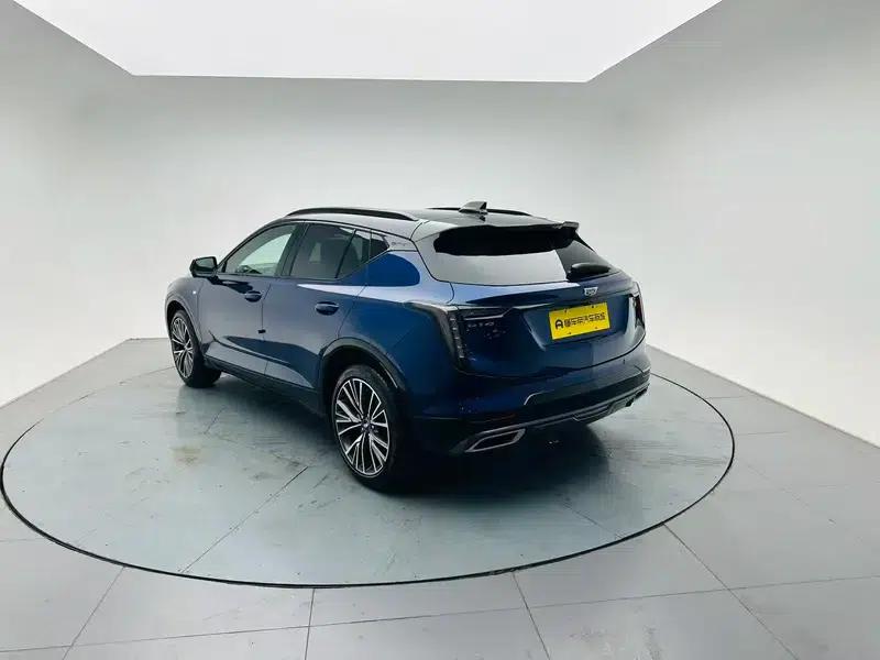 2023 Cadillac GT4 25T Premium — миниатюра 5