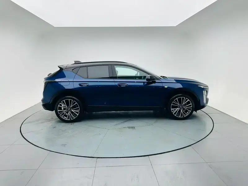 2023 Cadillac GT4 25T Premium — миниатюра 8