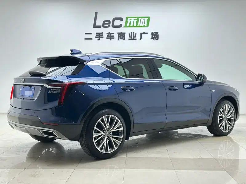 2023 Cadillac GT4 25T Luxury — миниатюра 7