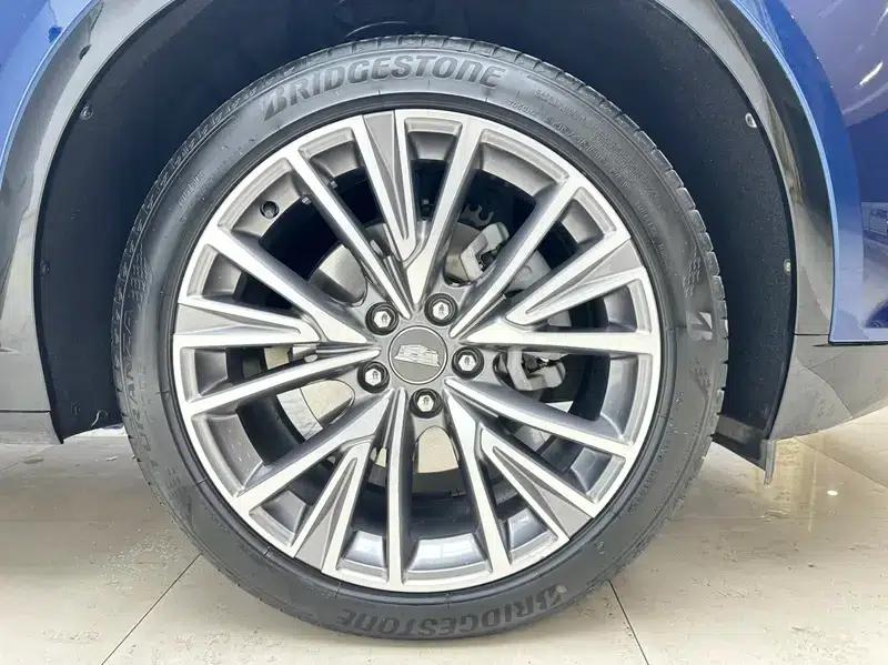 2023 Cadillac GT4 25T Luxury — миниатюра 8