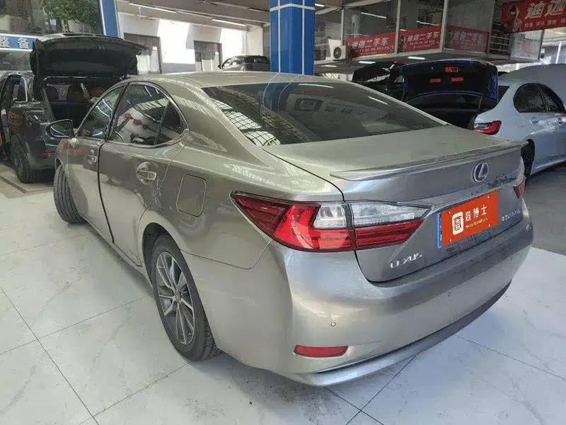 Lexus ES 2015 300h Comfort Edition — миниатюра 3