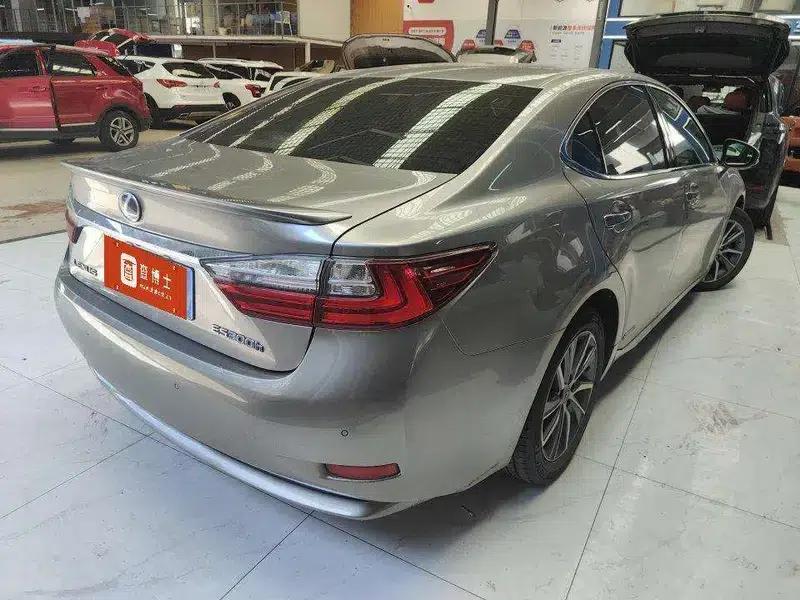 Lexus ES 2015 300h Comfort Edition — миниатюра 4