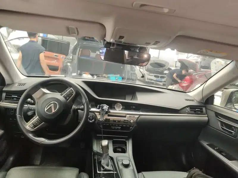 Lexus ES 2015 300h Comfort Edition — миниатюра 9