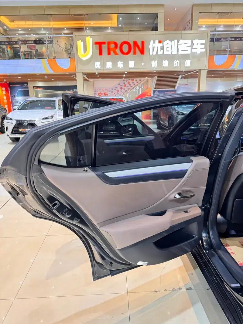 Lexus ES 2025 300h Premium Edition — миниатюра 12