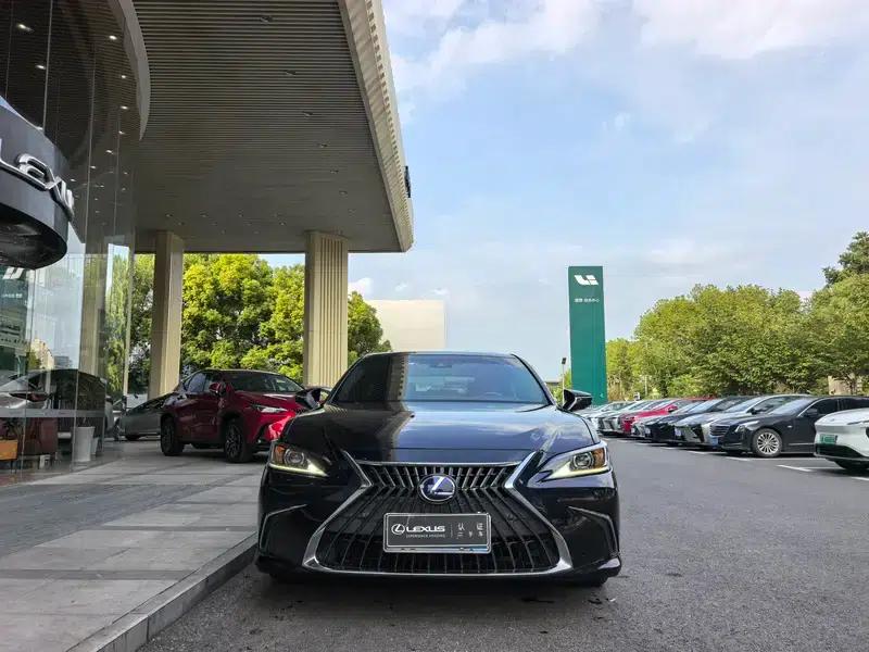 Lexus ES 2021 300h Premium Edition — миниатюра 2