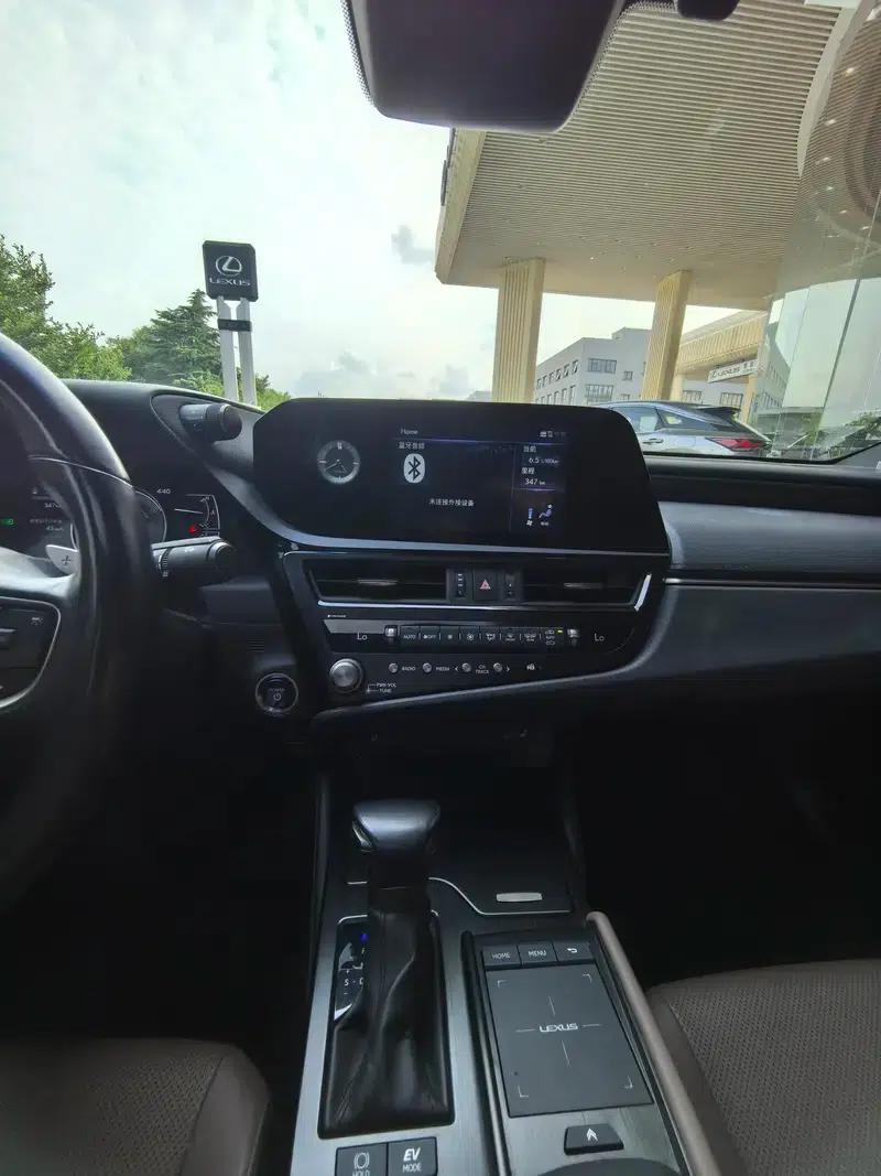 Lexus ES 2021 300h Premium Edition — миниатюра 12