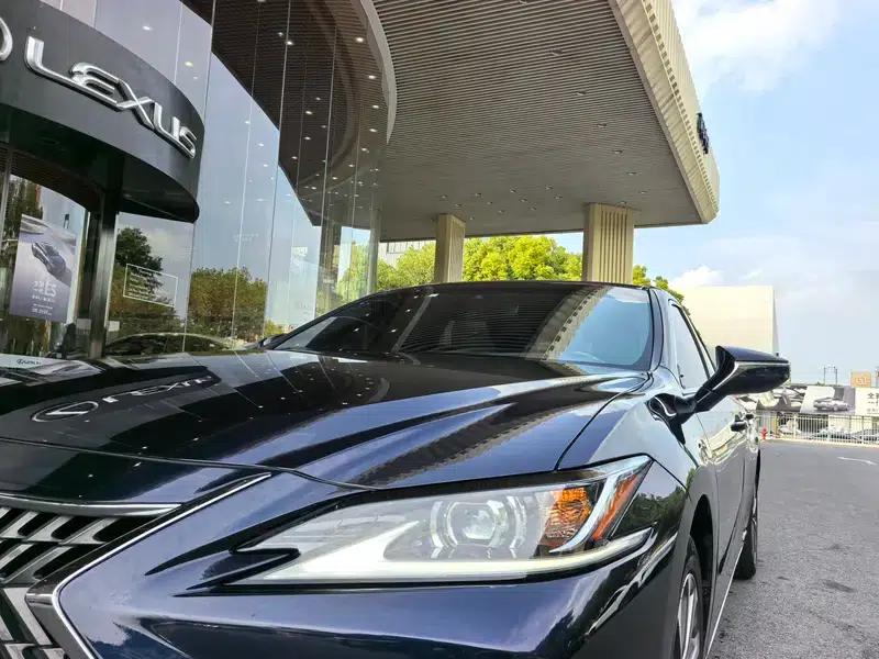 Lexus ES 2021 300h Premium Edition — миниатюра 8