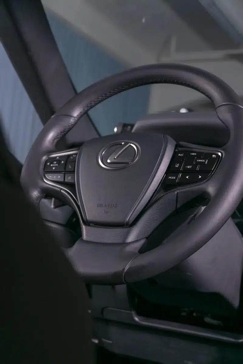 Lexus ES 2024 200 Premium Edition — миниатюра 11