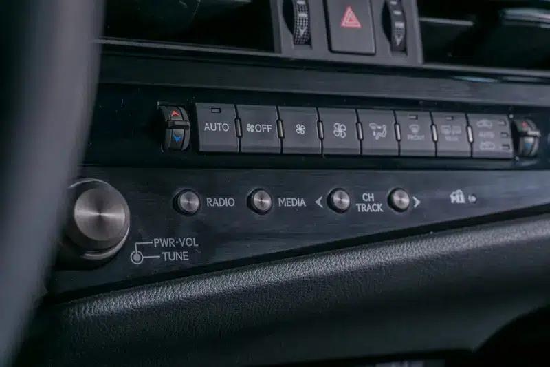 Lexus ES 2024 200 Premium Edition — миниатюра 21