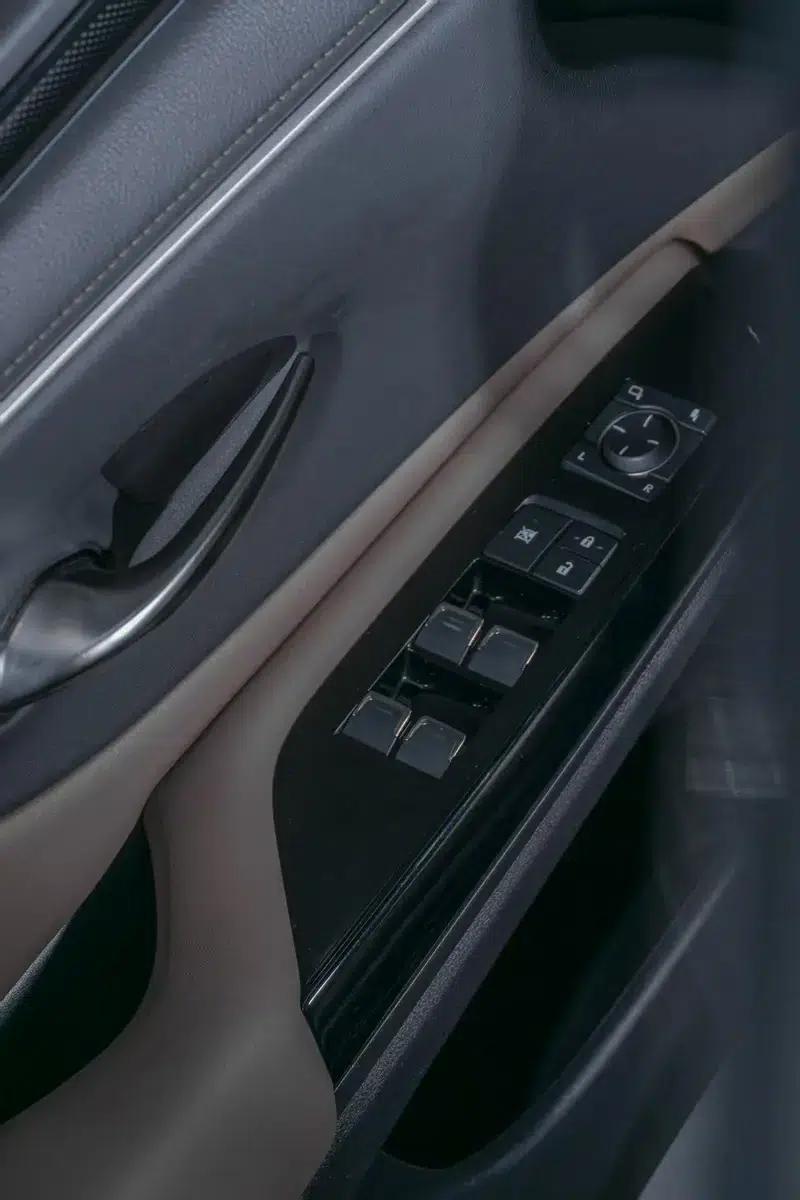 Lexus ES 2024 200 Premium Edition — миниатюра 24