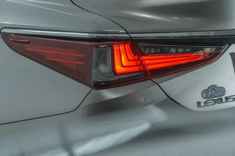 Lexus ES 2024 200 Premium Edition — миниатюра 8