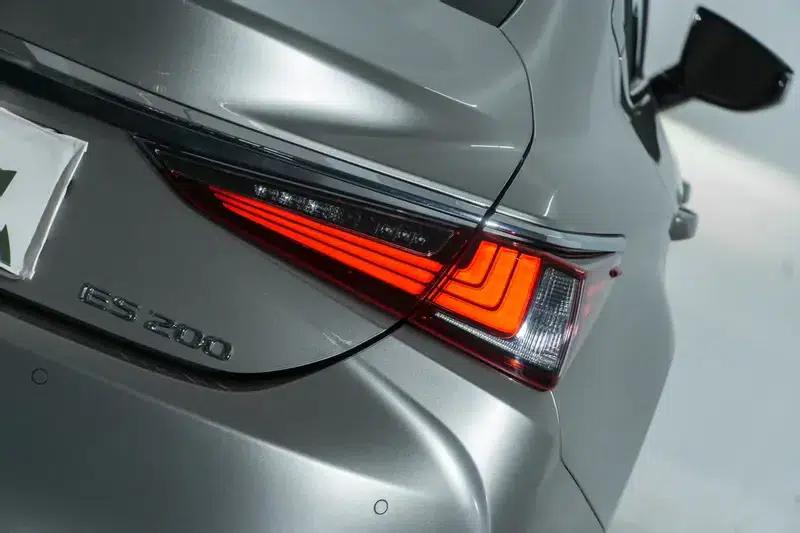 Lexus ES 2024 200 Premium Edition — миниатюра 9