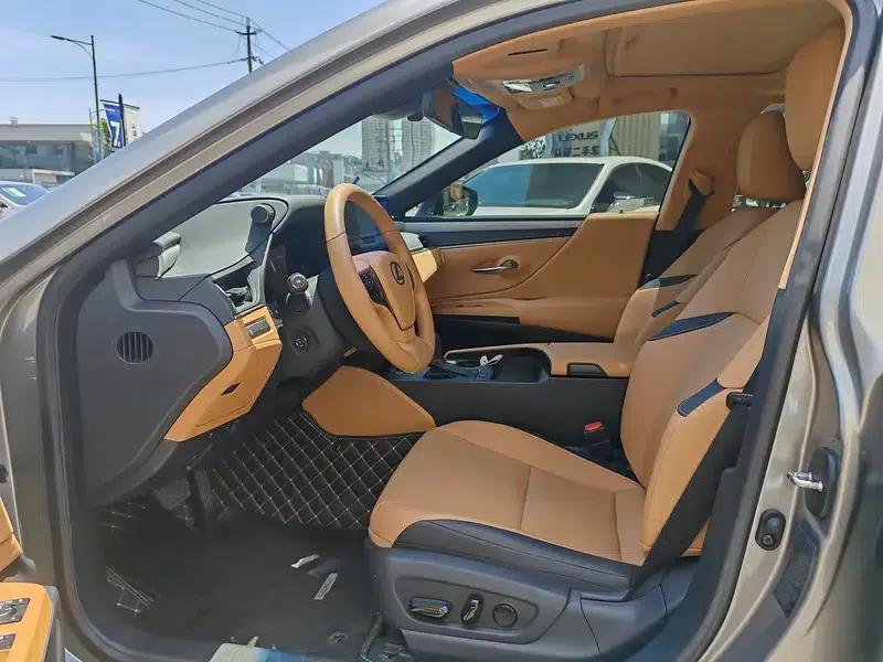 Lexus ES 2025 200 Premium Edition — миниатюра 11