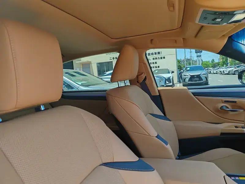 Lexus ES 2025 200 Premium Edition — миниатюра 8