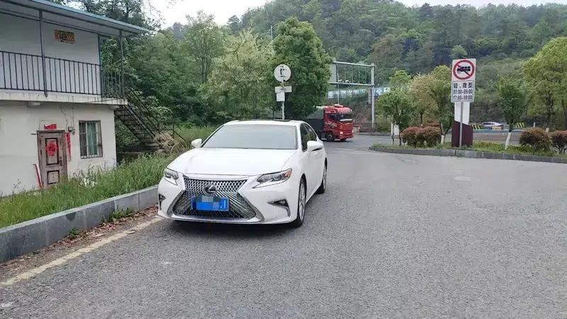 Lexus ES 2014 250 Elite Edition — миниатюра 8