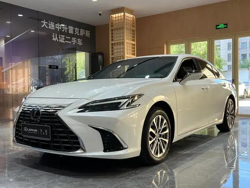Lexus ES 2025 200 Premium Edition — миниатюра 1